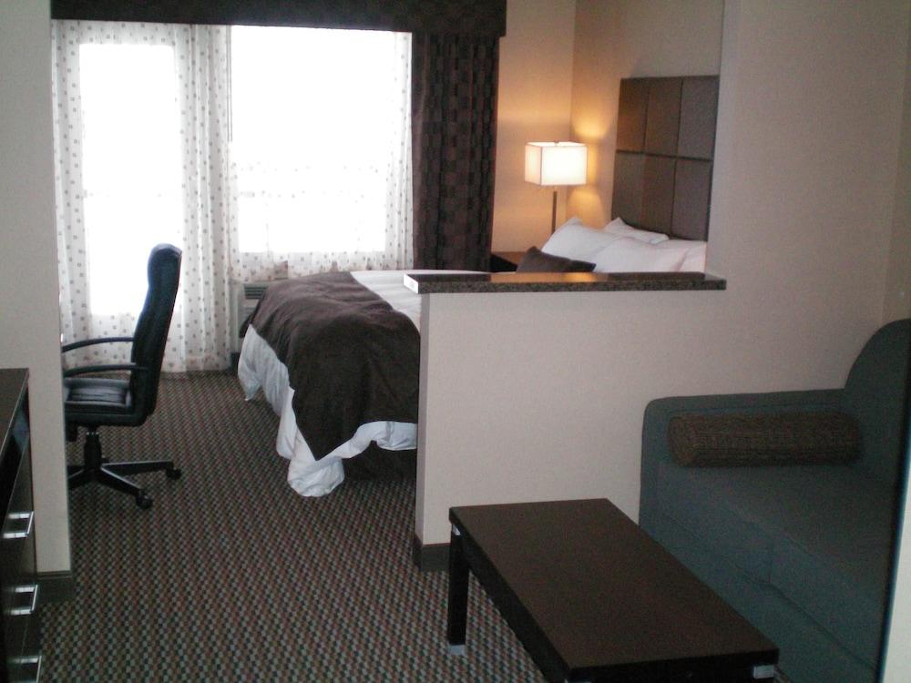 Fairfield & By Marriott 3*