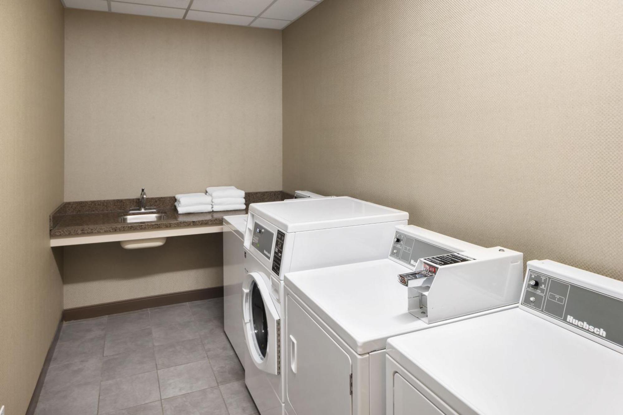 Hotel Fairfield & By Marriott 3*