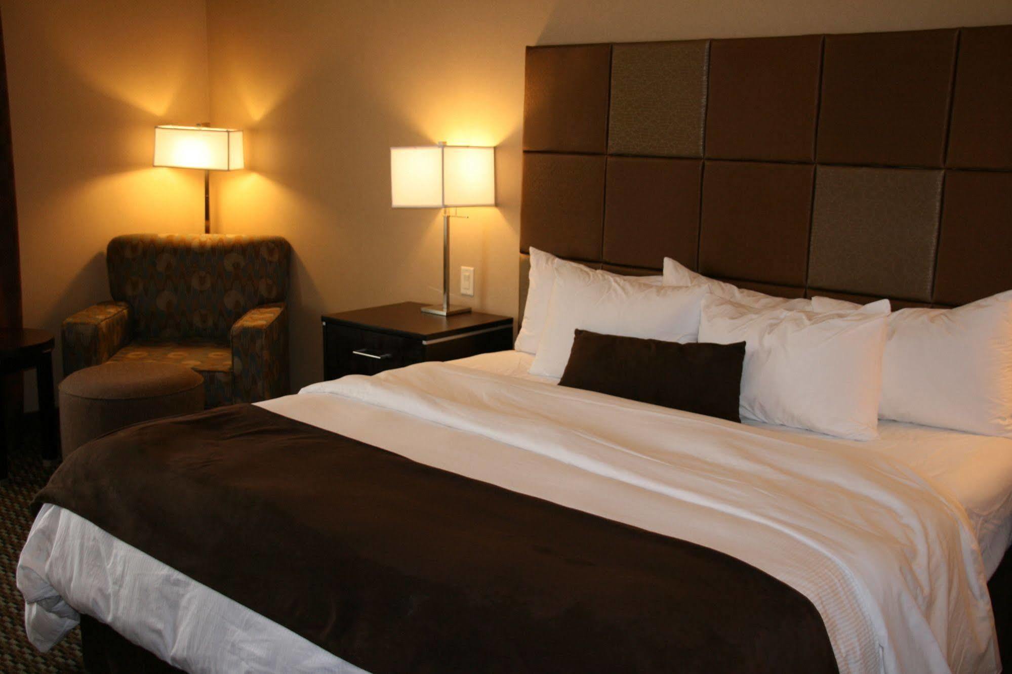 Hotel Fairfield & By Marriott West Kelowna